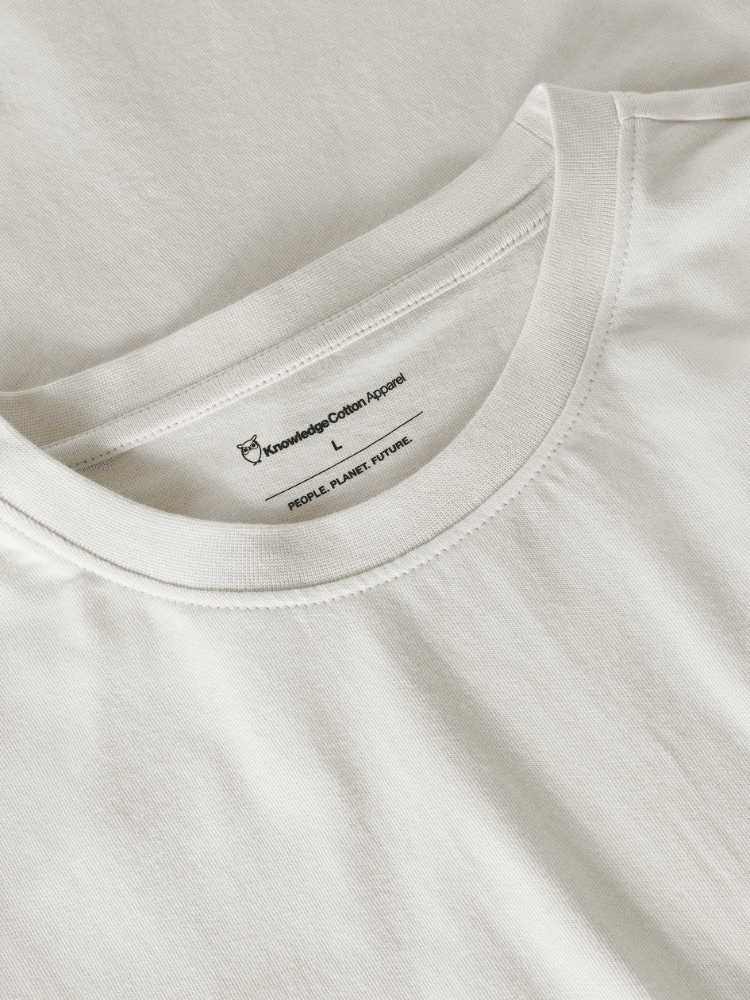 KNOWLEDGE COTTON APPAREL T-shirt m/tryk på ryggen - Herre - Egret
