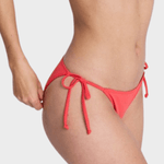 Solid Essentials Tie side Classic Bikini Underdel - Dame - Hibiscus - Gumpel & Co