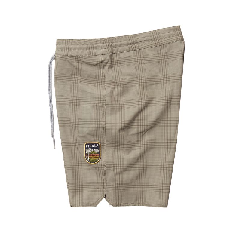 Solid Sets Print 18.5 Boardshorts | Men | Khaki - Gumpel & Co