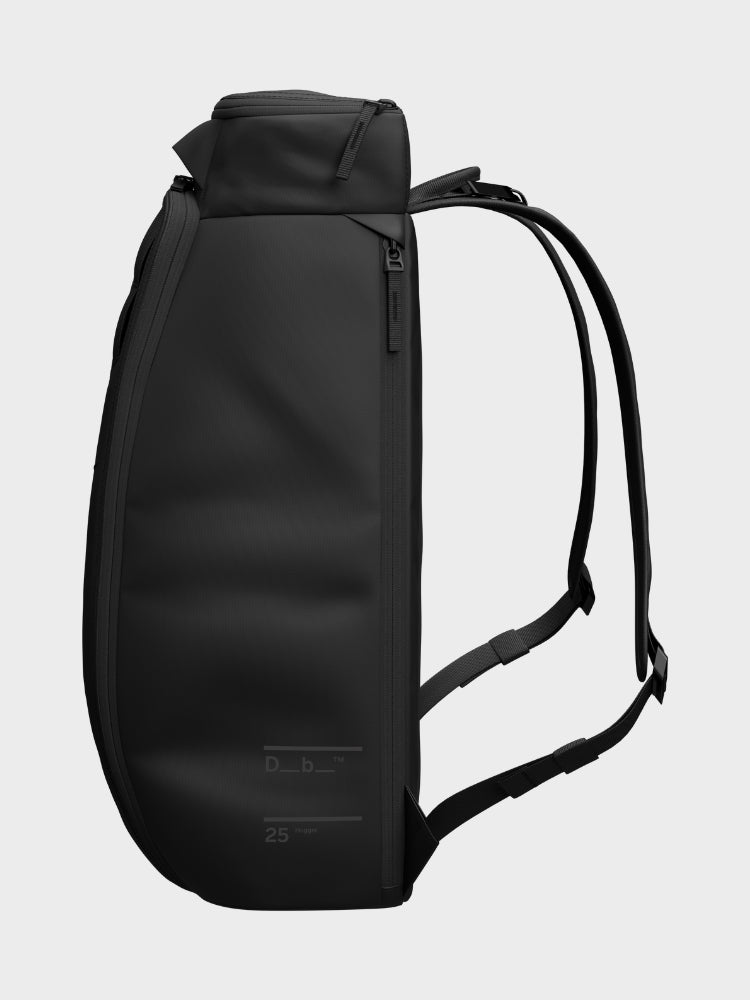 Hugger Backpack 25L - Black Out - Gumpel & Co