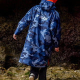 Advance Long Sleeve Surf Poncho - Voksne - Blue Camo/Orange - Gumpel & Co