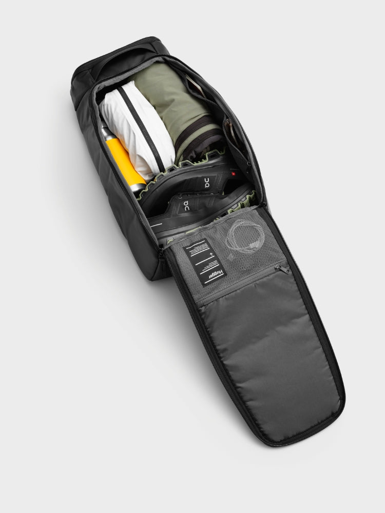 Hugger Backpack 30L - Sand Grey - Gumpel & Co