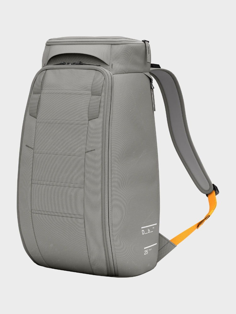 Hugger Backpack 30L - Sand Grey - Gumpel & Co