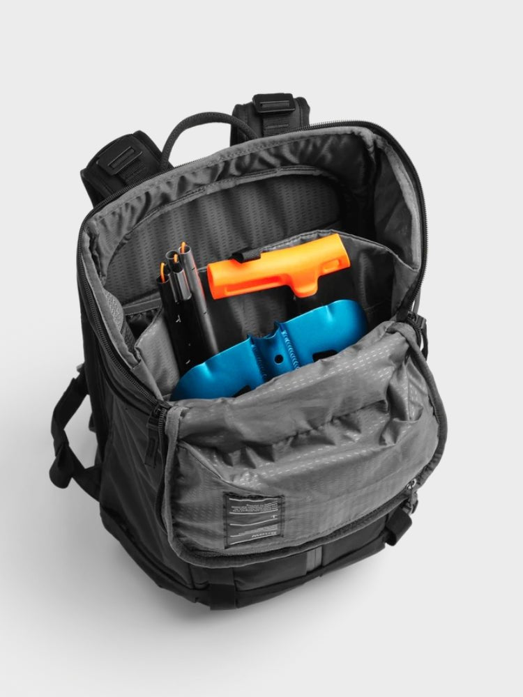 Backcountry Backpack 25L - Black Out - Gumpel & Co