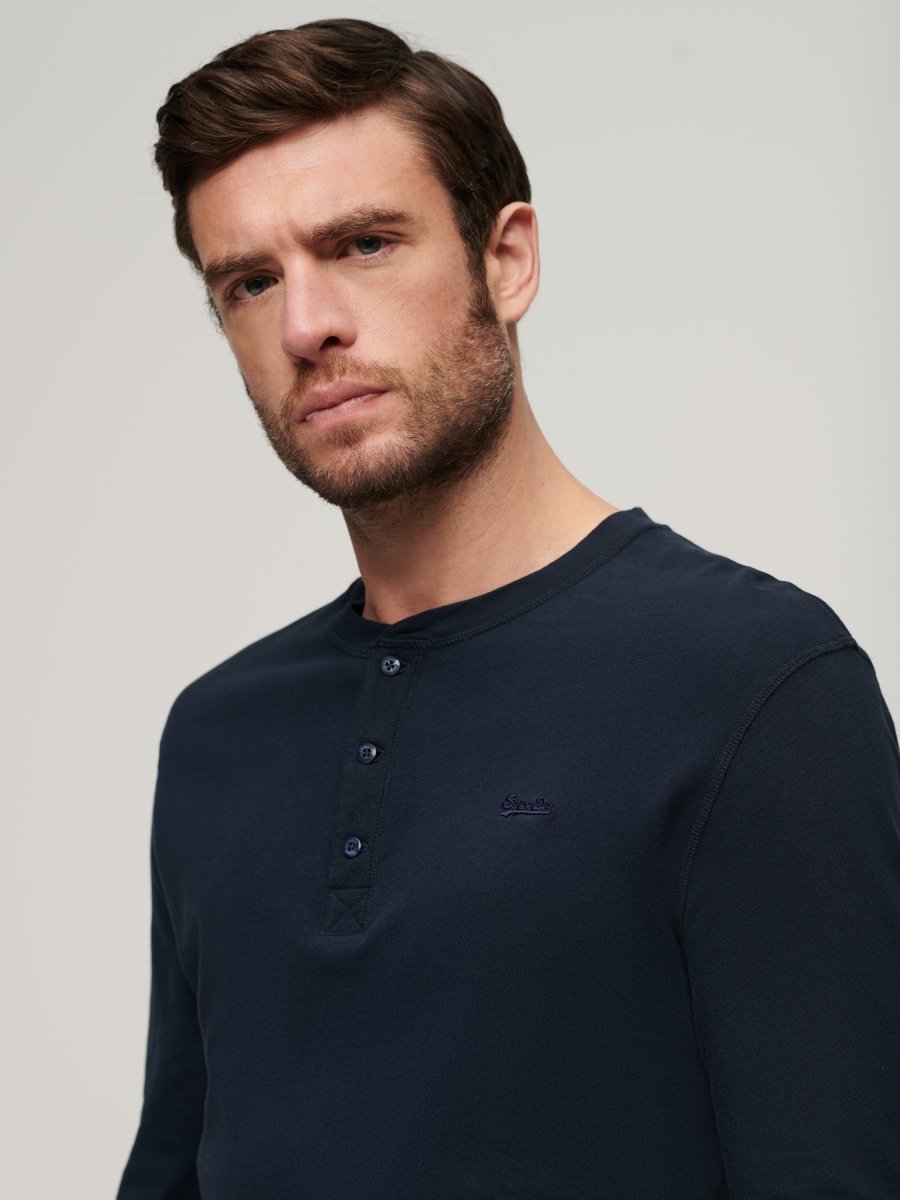 Men's Vintage Logo Embroidered Henley LS Tee - Herre - Eclipse Navy - Gumpel & Co