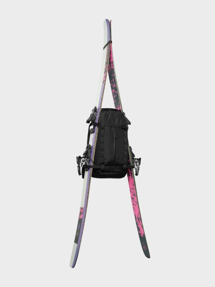 Backcountry Backpack 25L - Black Out - Gumpel & Co