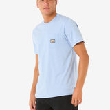Surf Paradise Badge Tee Update - Herre - Ice Blue - Gumpel & Co