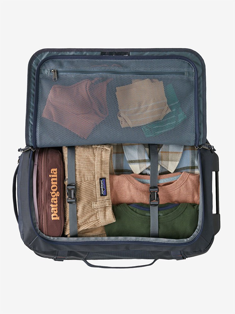 Black Hole Wheeled Duffel bag 40L - Matte Smolder Blue - Gumpel & Co