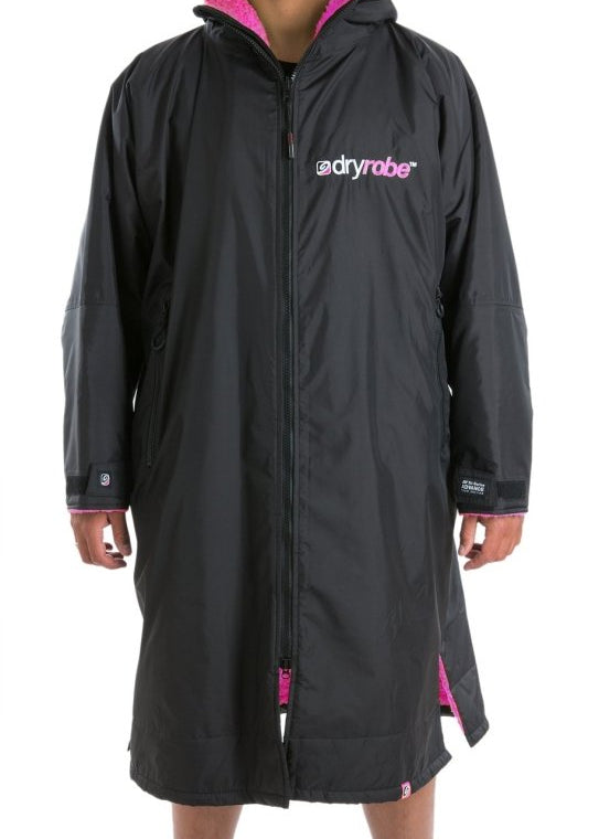 Advance Long Sleeve Surf Poncho - Voksne - Black/Pink - Gumpel & Co