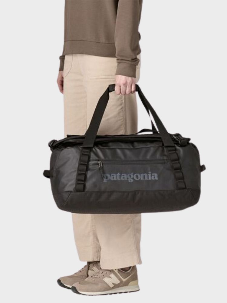 Black Hole Duffel - 40L - BLACK / BLACK - Gumpel & Co