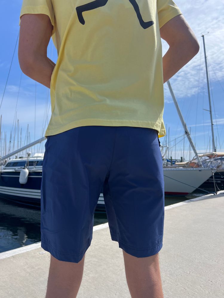 Stretched Quick - Dry Fabric Walkshorts - Herre - Navy - Gumpel & Co