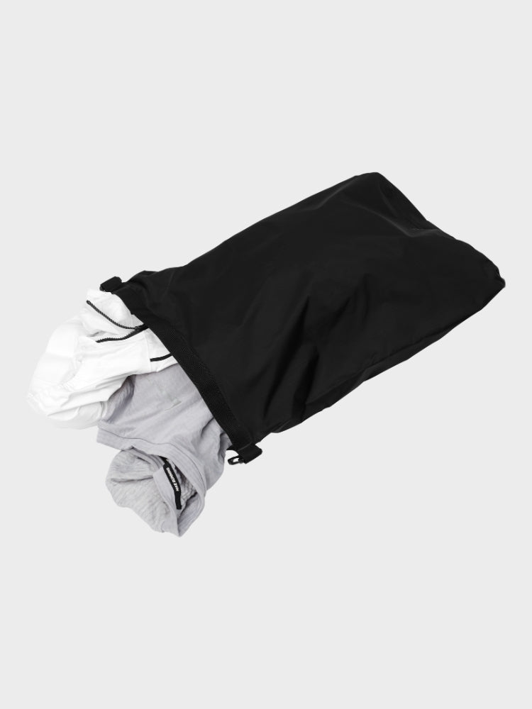 Essential Drybag 13L - Black Out - Gumpel & Co