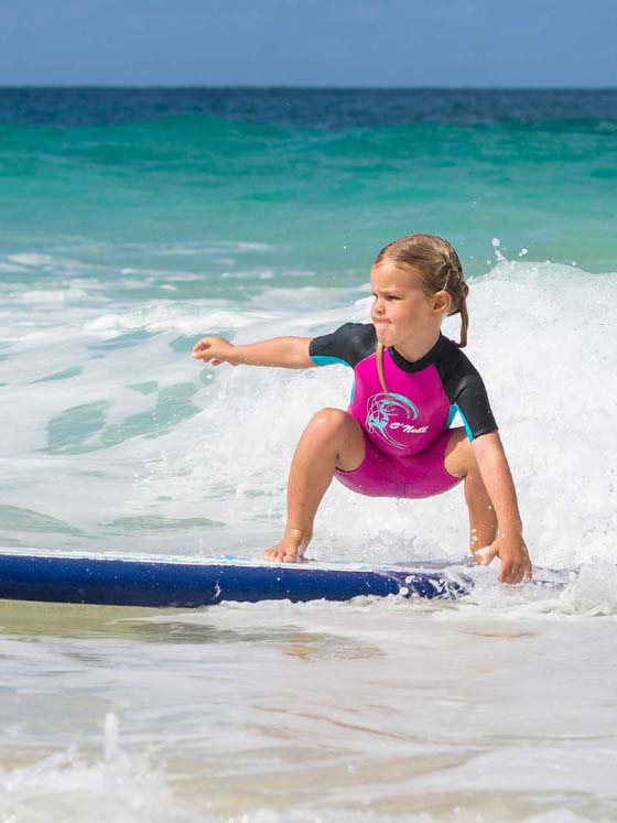 Toddler Reactor II 2mm Back Zip S/S shorty våddragt | Børn | Slate/Berry/Seaglove - Gumpel & Co