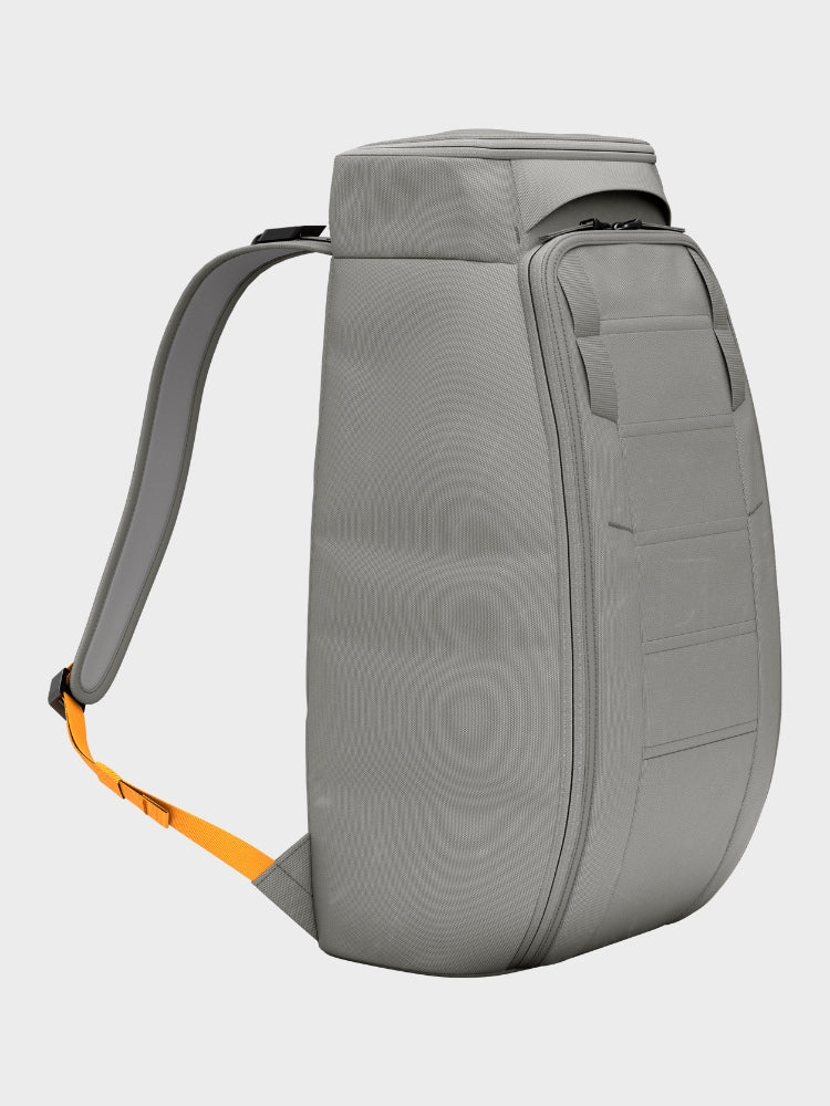 Hugger Backpack 30L - Sand Grey - Gumpel & Co