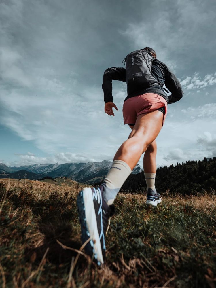 CROSS 12 Backpack - Unisex - Black - Gumpel & Co