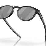 Latch solbriller | Unisex | Matte Black Frame/Prizm Black Lenses - Gumpel & Co