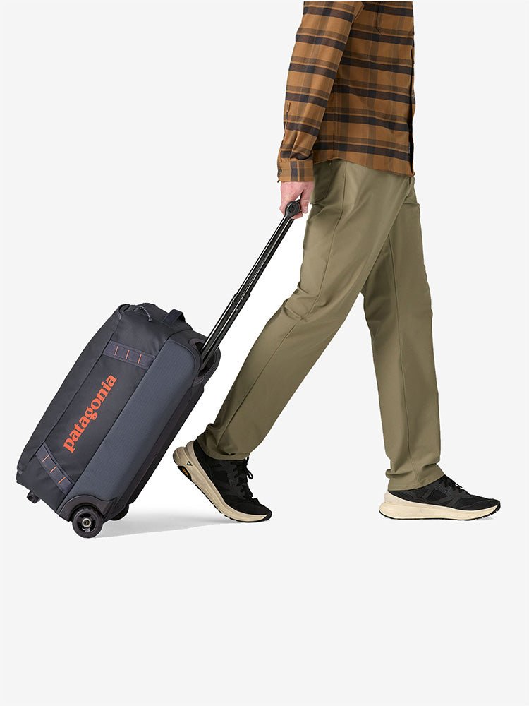 Black Hole Wheeled Duffel bag 40L - Matte Smolder Blue - Gumpel & Co