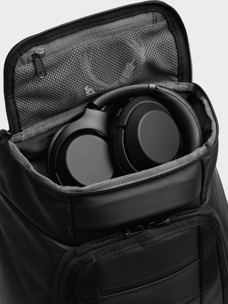 Hugger Backpack 30L - Forest Green - Gumpel & Co