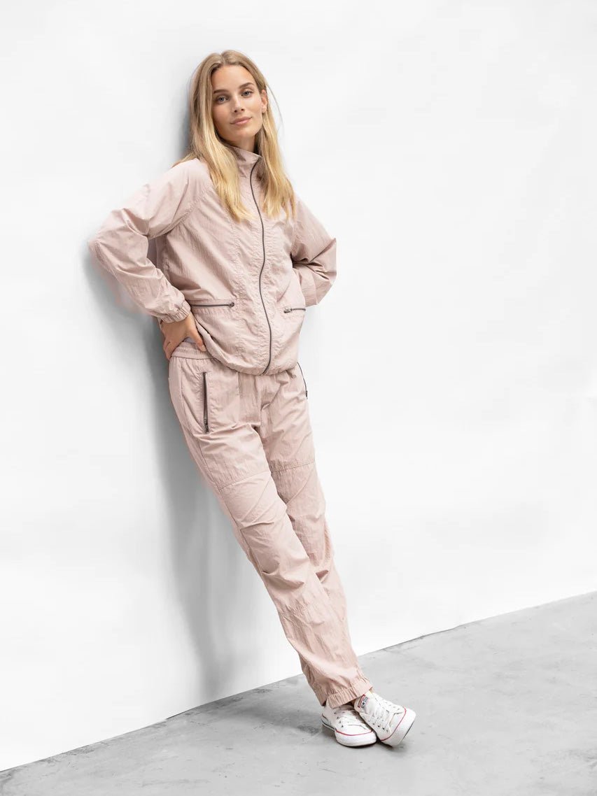 Anna Nylon Sommerbukser - Dame - Smoked Powder - Gumpel & Co