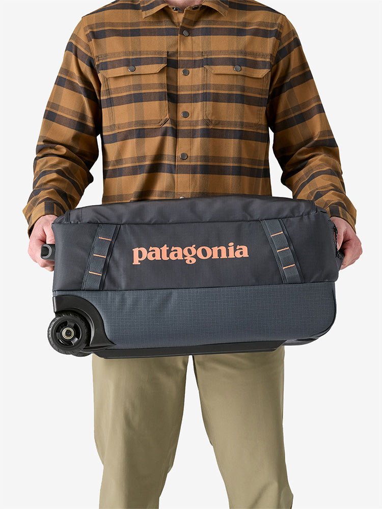 Black Hole Wheeled Duffel bag 40L - Matte Smolder Blue - Gumpel & Co