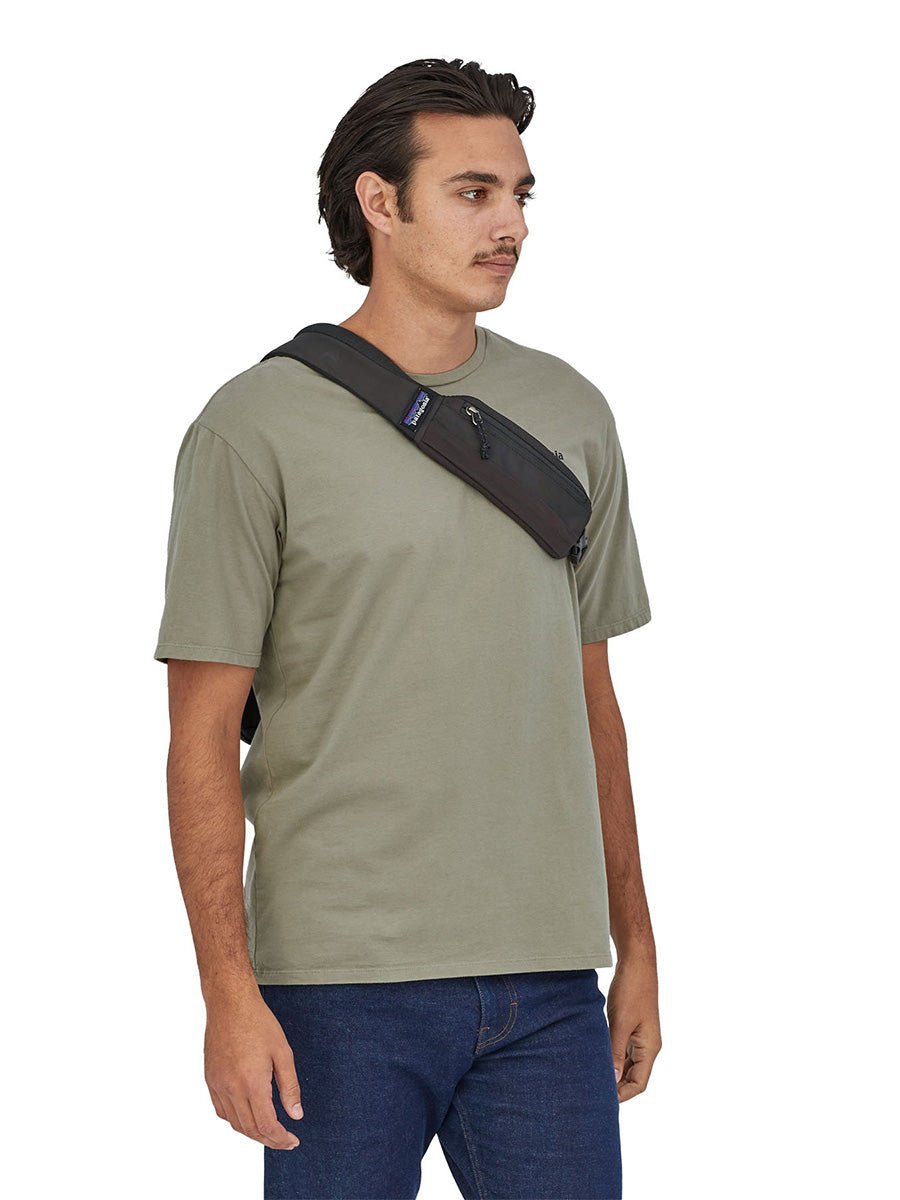 Atom Sling 8L Cross Bag - Sort - Gumpel & Co